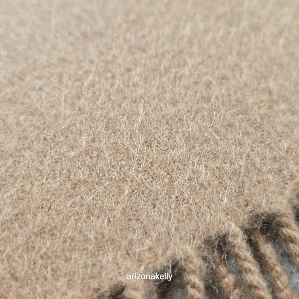 Kiltane of Scotland 100% Cashmere Oversized Scarf Wrap Tan Camel - Picture 8 of 16